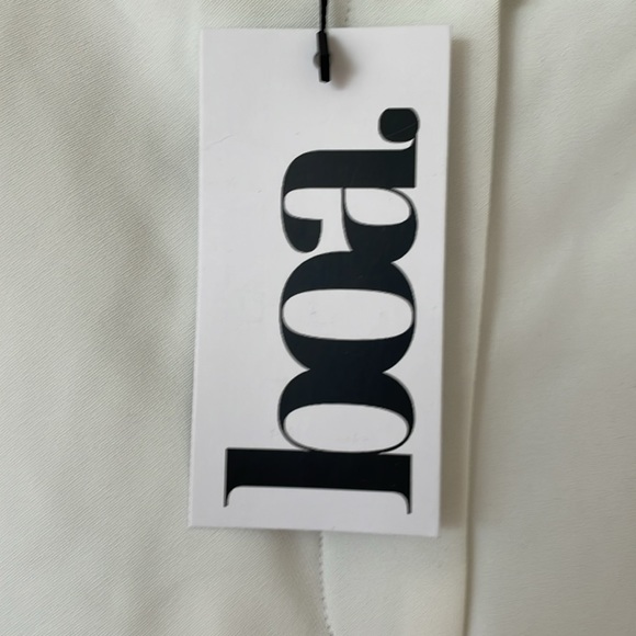 Beautiful pair of Boa, straight leg trousers in white - Picture 5 of 6